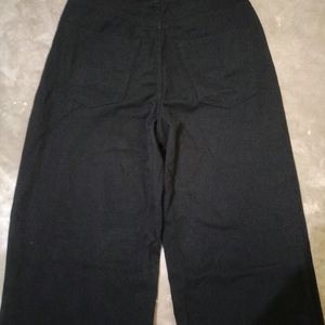 H&M Knee Cut Black Jeans