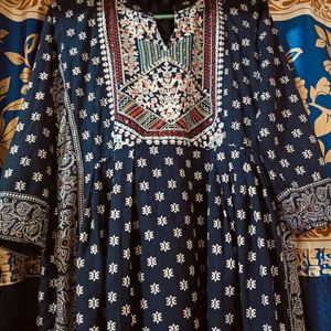 Anarkali Kurta Set With Nyra Cut