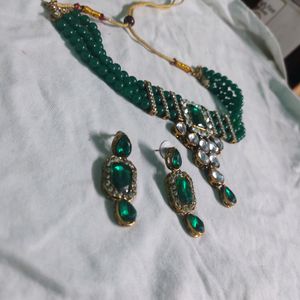 Beautiful Green Necklace Set