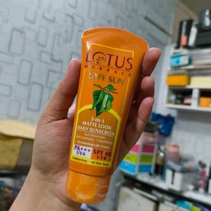 (Sealed) Lotus Sunscreen