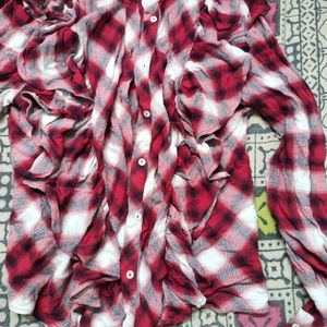 Red Sketch Shirt With Wavy Look