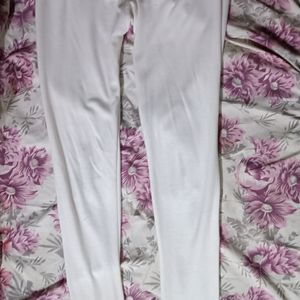 Leggings Small Size.. Will Fit Upto 28 Waist