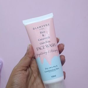 GLAMVEDA RICE AND CERAMIDE GLASS SKIN FACEWASH