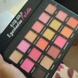 Medium Eyeshadow Palette