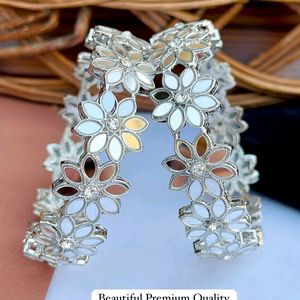 Beautiful Premium Quality Mirror 🪞 Flower Bangles