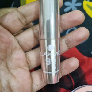 Lakme 9 To 5 Creaseless Creme Lip Colour