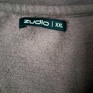 zudio xxl t shirt.. its loose for me