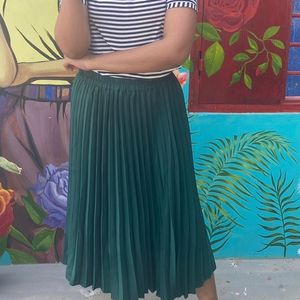 Pleated Skirt Dark green