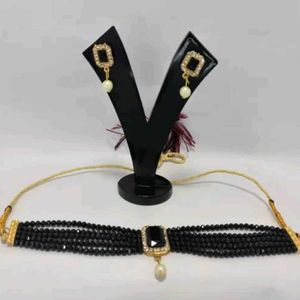 4 Choker Necklace Set