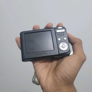 FUJIFILM C20 DIGITAL CAMERA