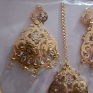 Jewellery Necklace With Earrings And Mang Tika