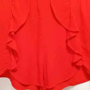 Womens H & M Red Ruffle High Waisted Short