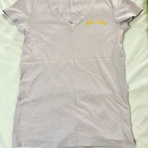 Gap VNeck Tshirt