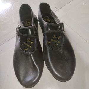 Brand New School Shoes For Girl Or Boy 6 Number