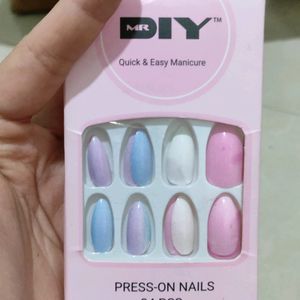 BRAND NEW PRESS ON NAILS