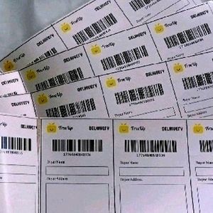 60 Freeup Shipping Labels With 2 Courier Bag !
