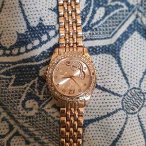 Golden Wrist Watch Women.