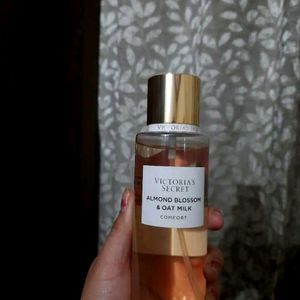 Victoria's Secret Almond Blossom & Oat Milk Mist