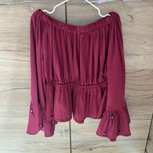 Off Shoulder Crop Top With Balloon Sleeves On It