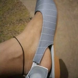 Beutyfull 😍 Grey Flat