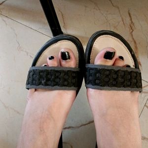 Black Flat Sandals