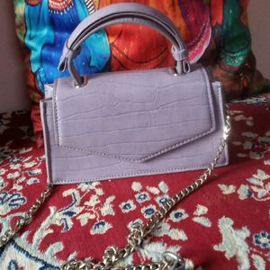 Levender Sling Bag