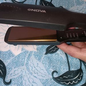 Nova Hair Straightner