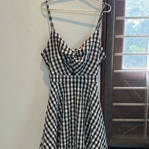 Pretty Bow Type Dress