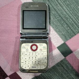 Q3 Keypad Phone