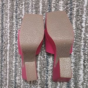 Rs .1000 Pink Heel Sandal