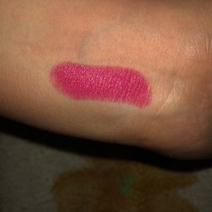 M.A.C Lipstick (mini)(original)shade:all Fired Up