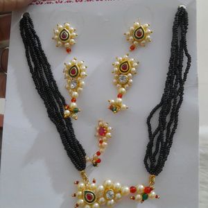 Moti  Mangalsutra  With Press Earning Set