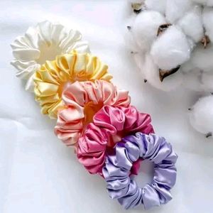 5 multycolor Scrunchies