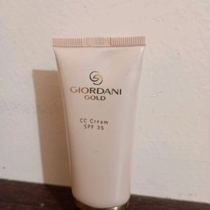 ORIFLAME GIORDANI GOLD FOUNDATION