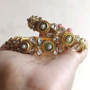 TRISHA BY KUNDAN BANGLE SET