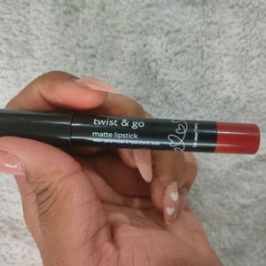 Plum Matte Lip Crayon In Shade 126 Dear Fiery