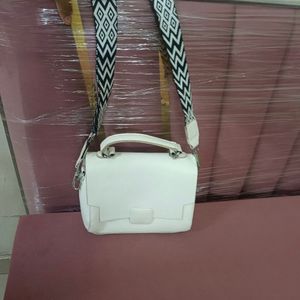 Beautiful White Hand Bag.