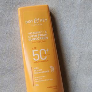 Vitamin C+ E Super Bright Sunscreen