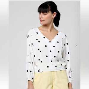 Vero ModaPolka-Dot Print V-neck Top