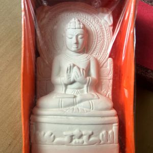 Elegant White Buddha Idol - 5 to 6 Inches