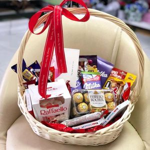 HAMPER FOR HER