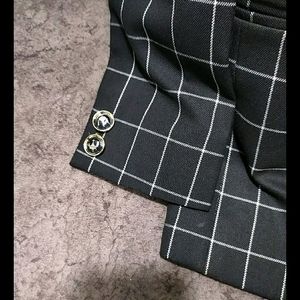 Readymade Blazer With No Defects