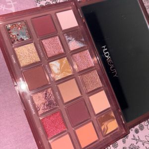 Huda Beauty Naughty Nude Eyeshadow Palette