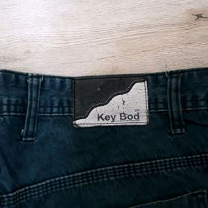 Key Bod Jean's Size 38 SH024