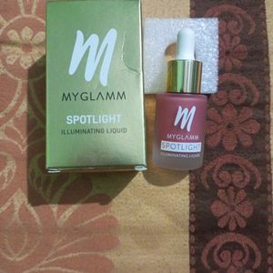 Myglamm Spotlight Illuminating Liquid.