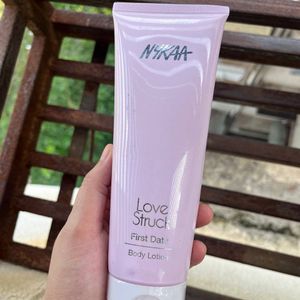 Nykaa Love Struck Body Lotion - First Date