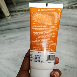 The Derma Co Pore Minimising Priming Sunscreen