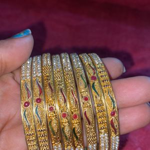 GOLD COLOUR SIDE 8  BANGLES