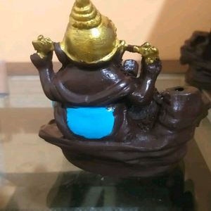 Ganesha Fountain with 5 Smoke Scented Cone Incense