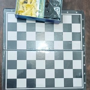 Chess Board With Man Ivory And Black Colour